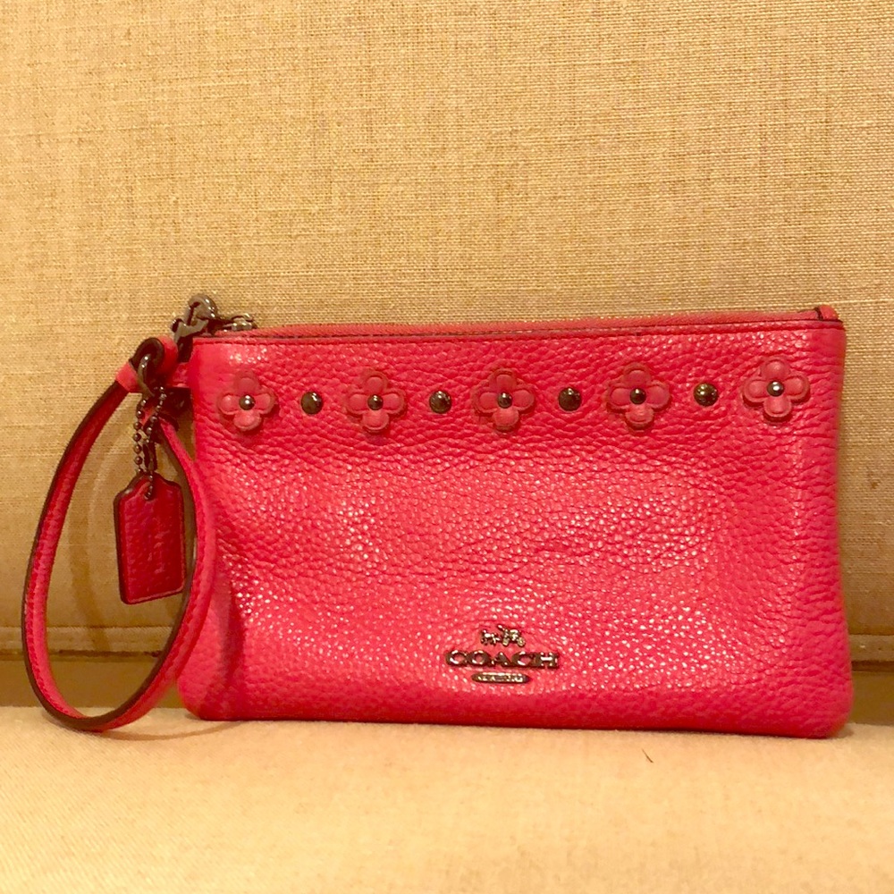 COACH: Small Wristlet - Fuchsia/pewter